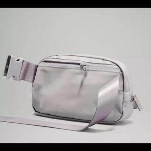 Lululemon everywhere belt bag